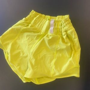 LULULEMON YELLOW HOTTY HOTS SIZE 2